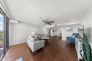 Photo #4: 1044417 Listing