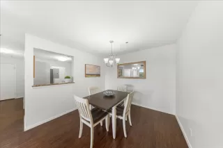 Photo #6: 1044417 Listing