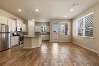 Photo #5: 1066225 Listing 