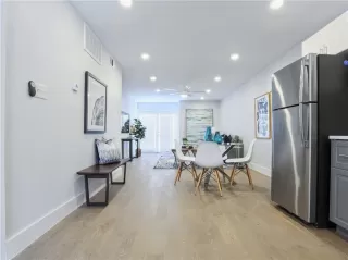 Photo #3: 1142941 Listing