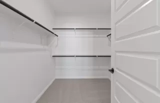 Photo #5: 1267821 Listing