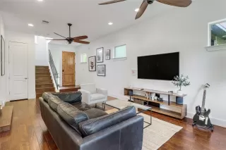 Photo #6: 1418849 Listing 