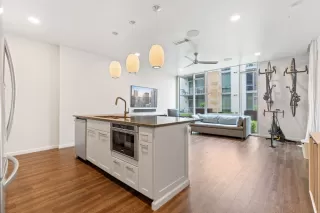 Photo #1: 1534685 Listing 