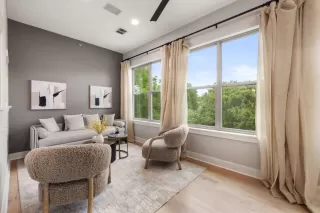 Photo #6: 1535814 Listing