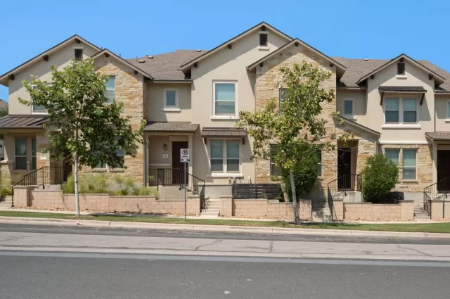 MLS: 1560046 Condo For Sale