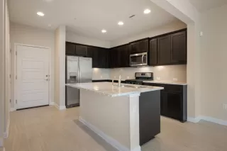 Photo #2: 1560046 Listing