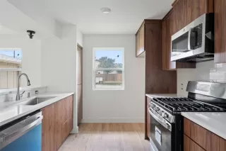 Photo #4: 1596099 Listing