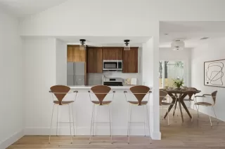 Photo #6: 1596099 Listing