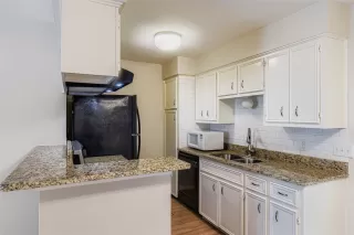 Photo #5: 1602445 Listing