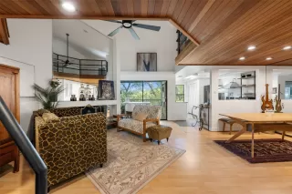 Photo #4: 1632376 Listing 