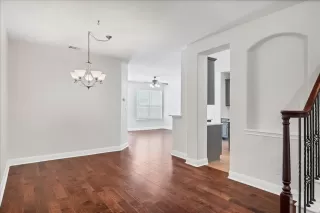 Photo #4: 1636228 Listing 