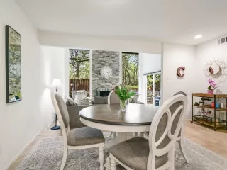 Photo #3: 1636899 Listing 