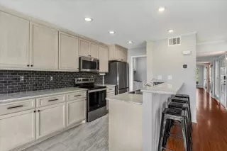 Photo #4: 1655075 Listing 