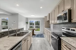 Photo #5: 1655075 Listing 