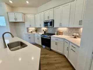 Photo #5: 1697888 Listing 