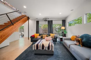 Photo #2: 1721293 Listing 