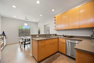 Photo #6: 1721293 Listing 