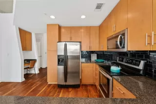 Photo #3: 1731217 Listing