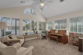 Photo #4: 1767203 Listing