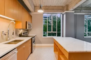 Photo #6: 1878040 Listing