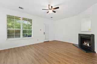 Photo #5: 1999991 Listing 