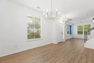 Photo #6: 1999991 Listing 