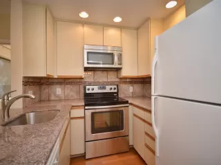 Photo #5: 2005002 Listing