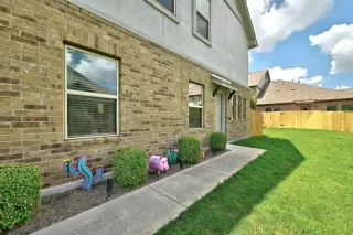 Photo #2: 2126539 Listing