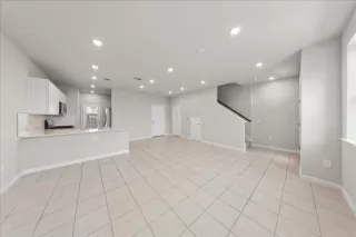 Photo #4: 2184088 Listing