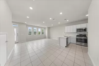 Photo #5: 2184088 Listing