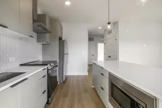 Photo #3: 2204286 Listing