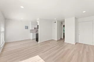 Photo #1: 2214176 Listing