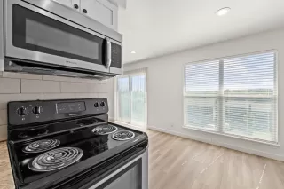 Photo #4: 2214176 Listing