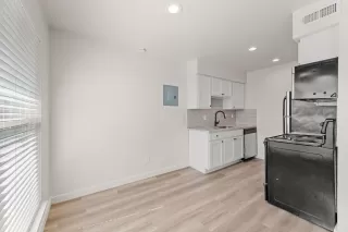 Photo #5: 2214176 Listing