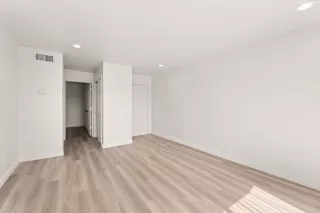 Photo #6: 2214176 Listing