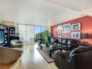 Photo #3: 2353753 Listing