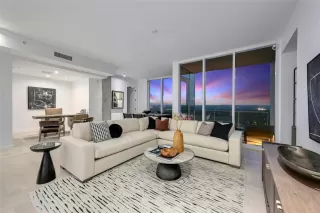 Photo #5: 2388381 Listing 