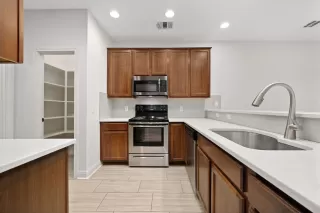 Photo #3: 2396848 Listing 