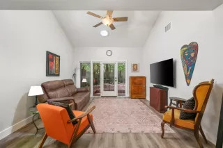 Photo #3: 2398361 Listing