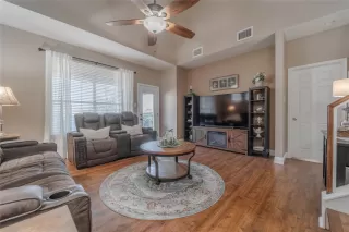 Photo #2: 2698042 Listing 