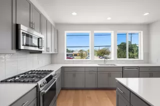 More Details about MLS # 2700064 : 3613 JETSON WAY 1102