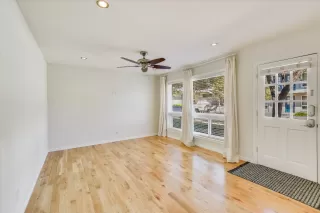 Photo #4: 2711125 Listing 