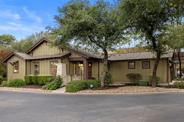 MLS: 2720527 Condo For Sale