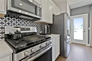 Photo #3: 2749761 Listing 