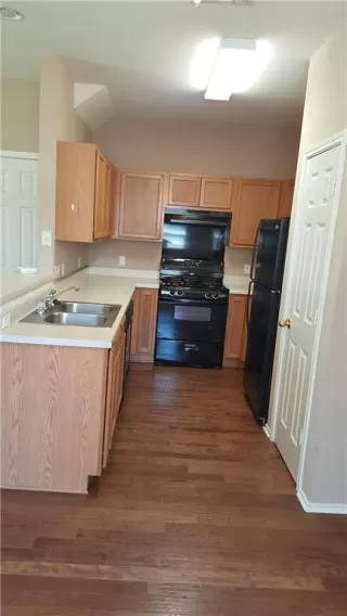 Photo #4: 2910605 Listing