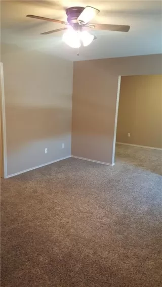 Photo #6: 2910605 Listing