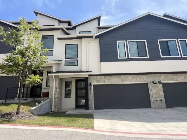 MLS: 3028698 Condo For Sale