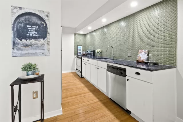 MLS: 3053459 Condo For Sale