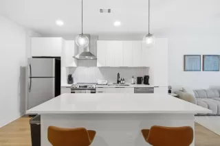 Photo #1: 3151777 Listing 