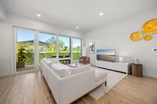 Photo #4: 3282967 Listing